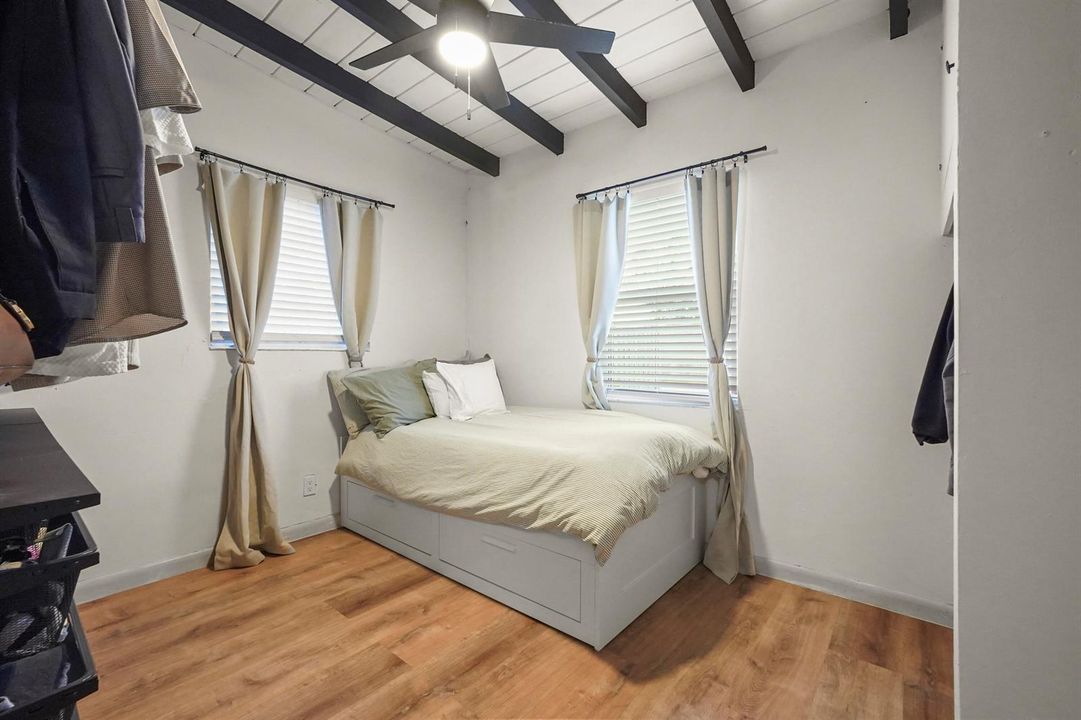14 Bedroom 01