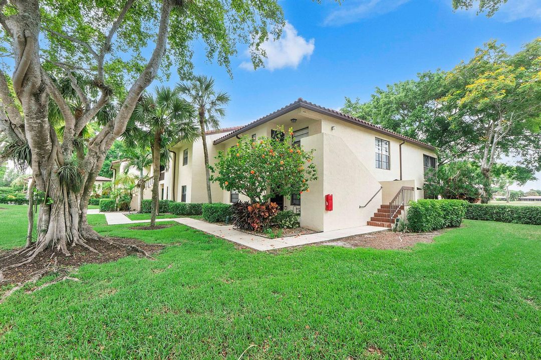 21852 Arriba Real unit H_044