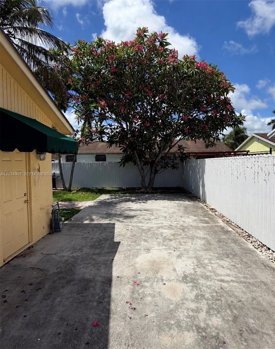 For Rent: $3,700 (3 beds, 2 baths, 1362 Square Feet)