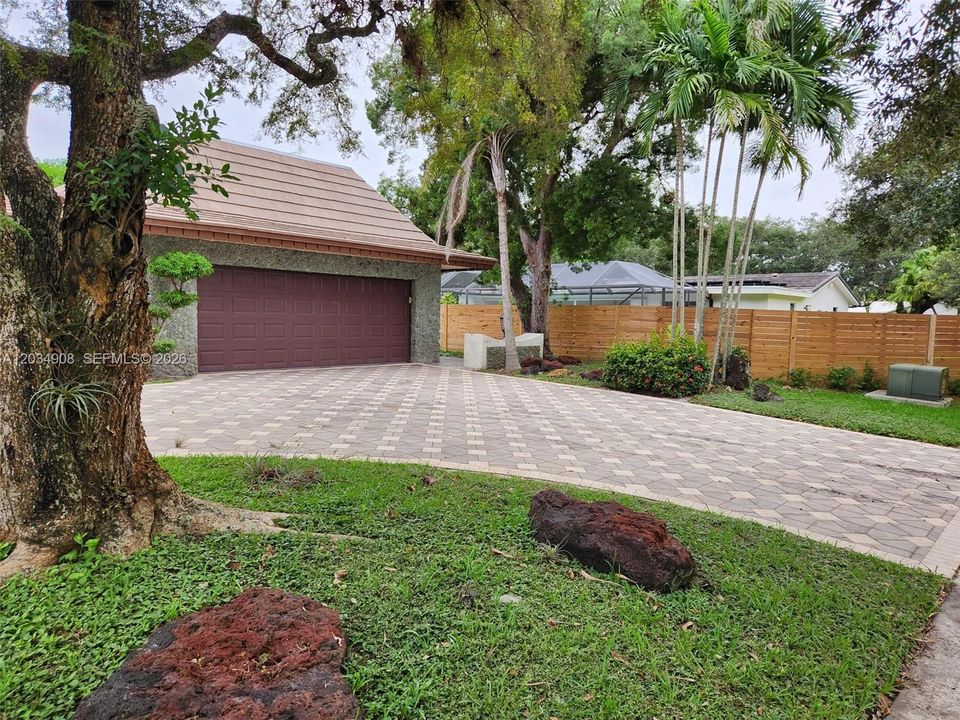 For Rent: $5,750 (5 beds, 4 baths, 5023 Square Feet)
