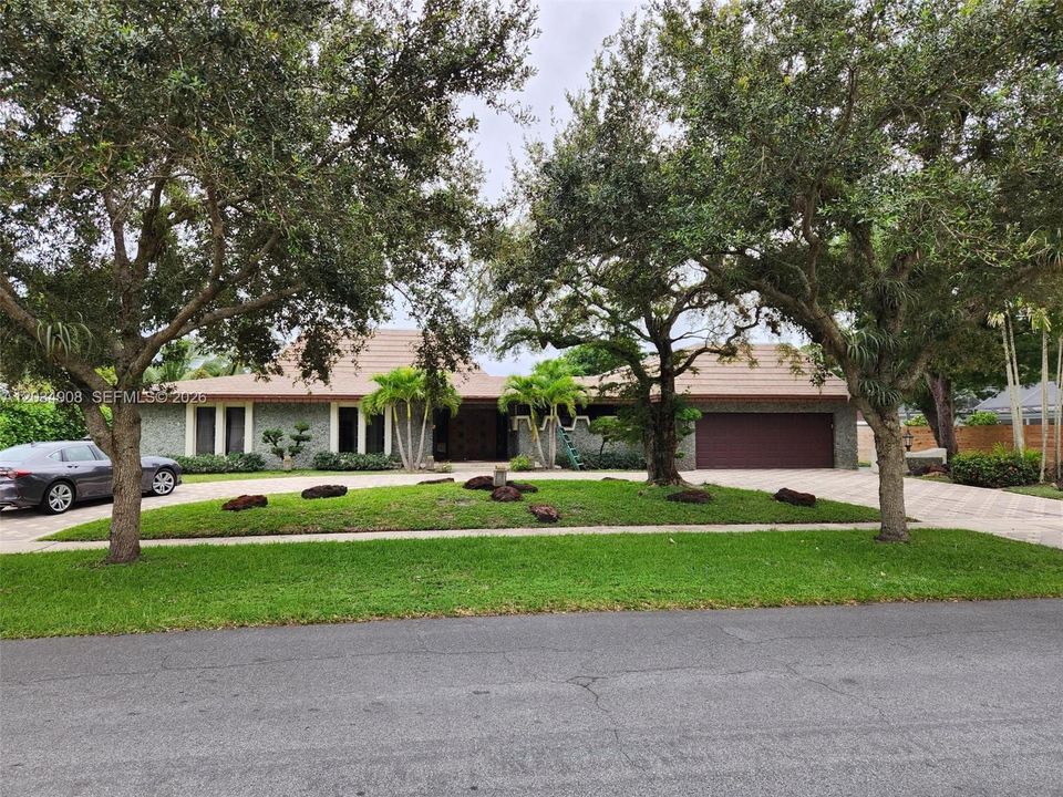 For Rent: $5,750 (5 beds, 4 baths, 5023 Square Feet)