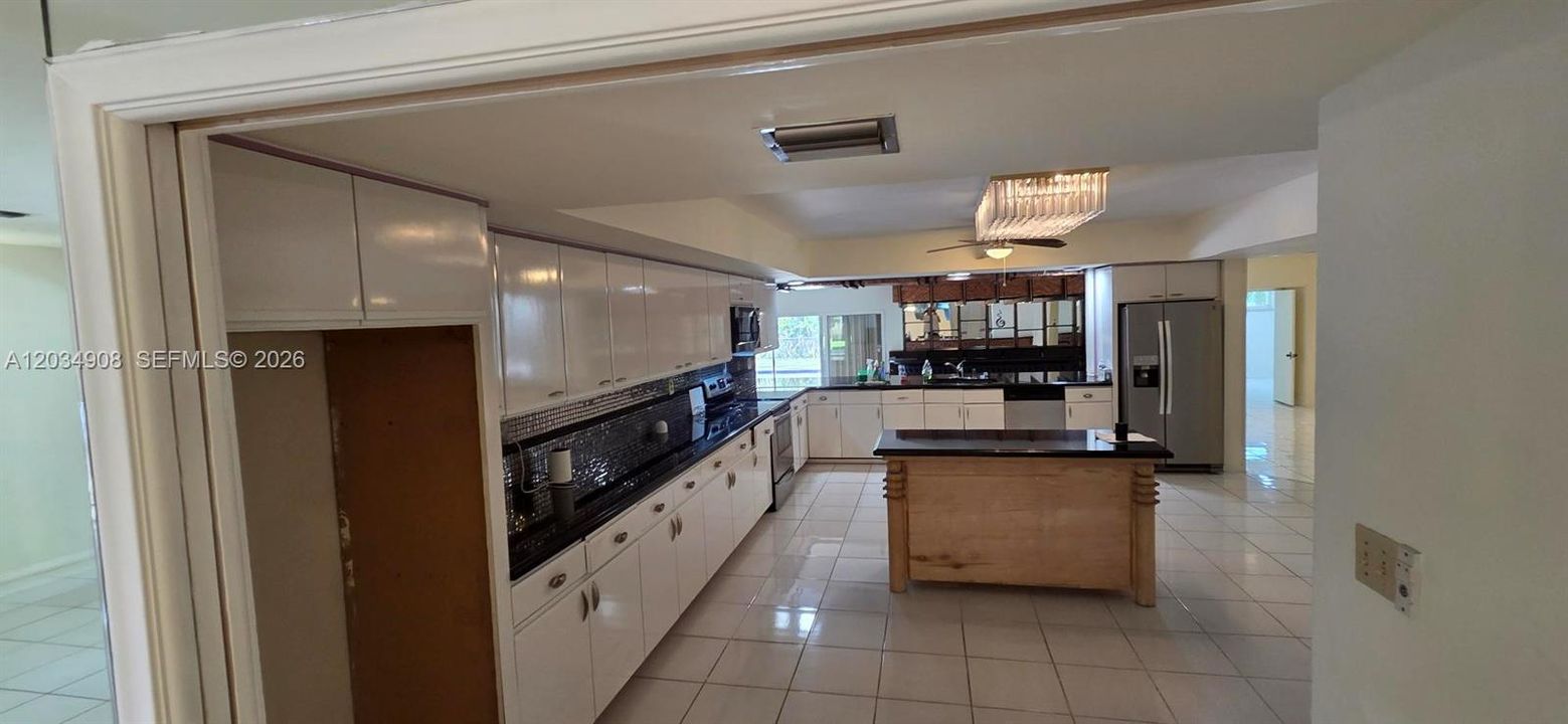 En Renta: $5,750 (5 camas, 4 baños, 5023 Pies cuadrados)