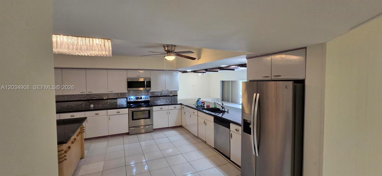 En Renta: $5,750 (5 camas, 4 baños, 5023 Pies cuadrados)