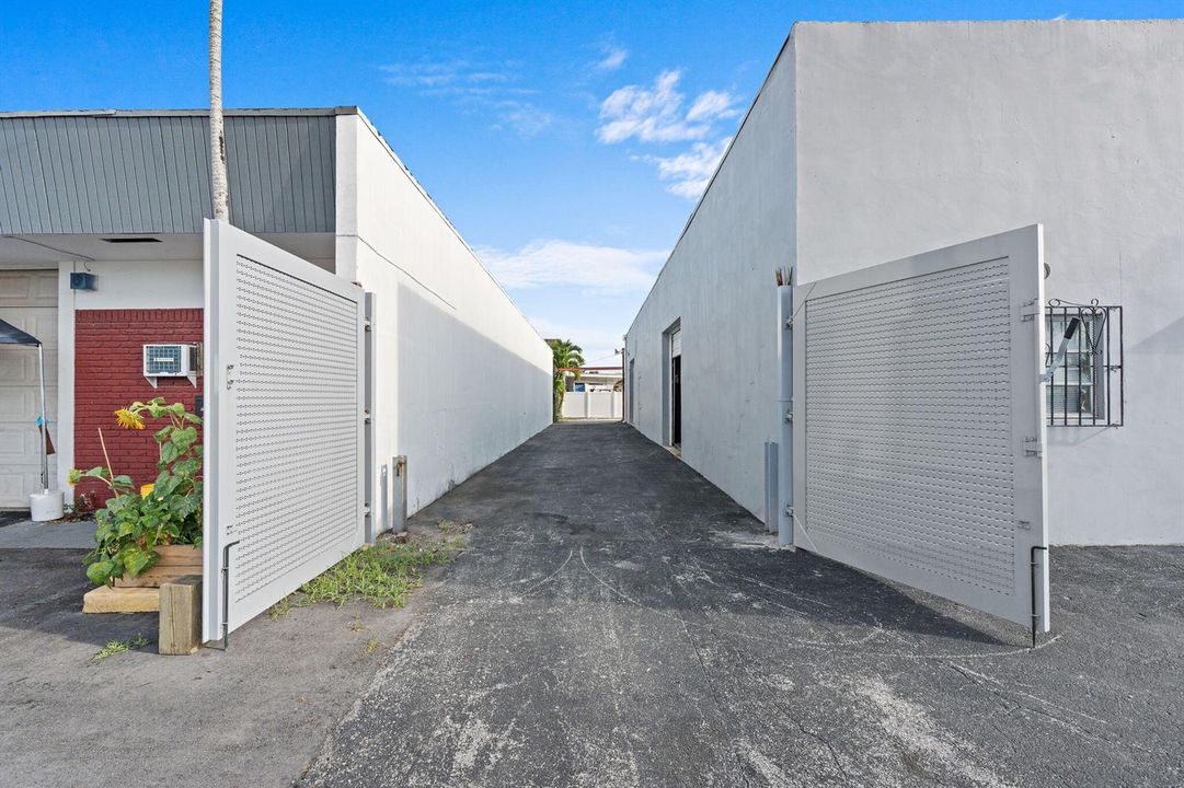 23-web-or-mls-270 SW 33rd St, Fort Laude