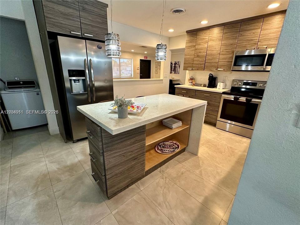 For Rent: $5,500 (3 beds, 2 baths, 1662 Square Feet)