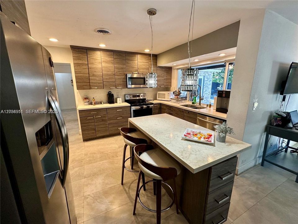 For Rent: $5,500 (3 beds, 2 baths, 1662 Square Feet)