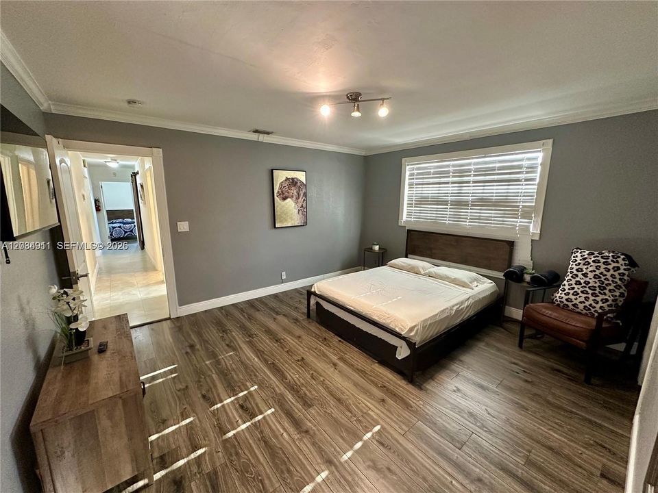 For Rent: $5,500 (3 beds, 2 baths, 1662 Square Feet)