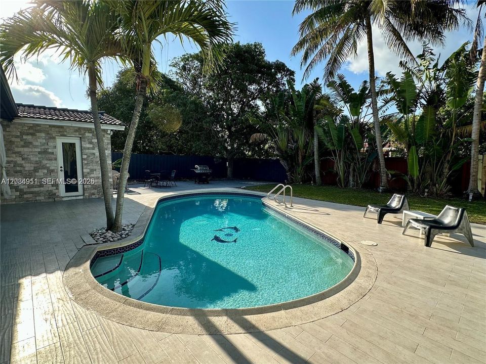 For Rent: $5,500 (3 beds, 2 baths, 1662 Square Feet)