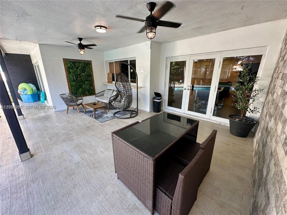 For Rent: $5,500 (3 beds, 2 baths, 1662 Square Feet)