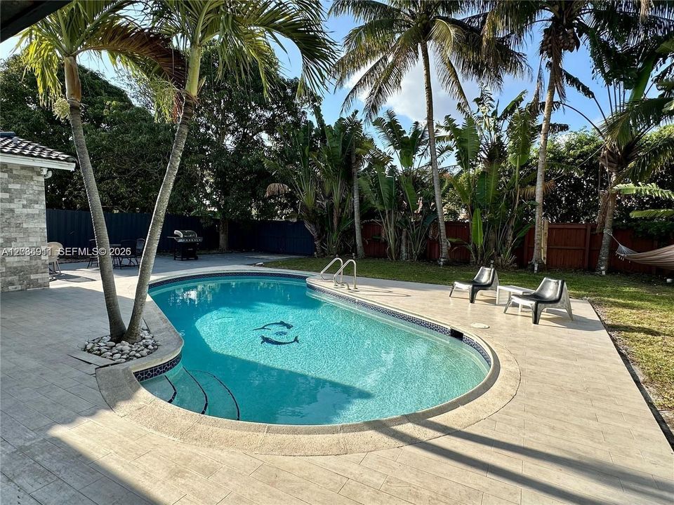 For Rent: $5,500 (3 beds, 2 baths, 1662 Square Feet)