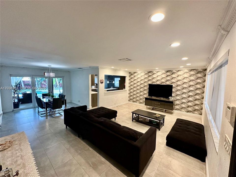 For Rent: $5,500 (3 beds, 2 baths, 1662 Square Feet)