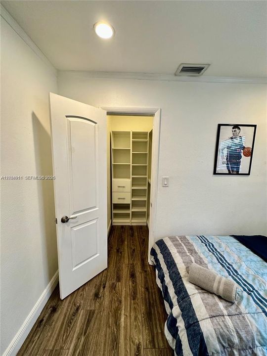 For Rent: $5,500 (3 beds, 2 baths, 1662 Square Feet)