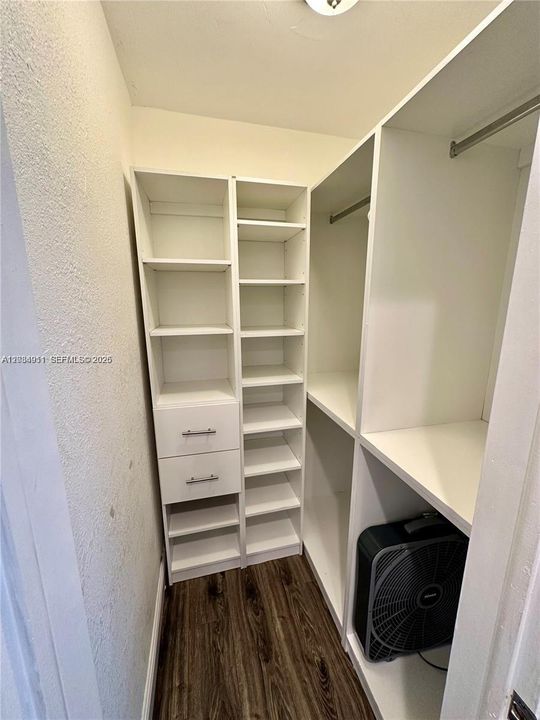 For Rent: $5,500 (3 beds, 2 baths, 1662 Square Feet)