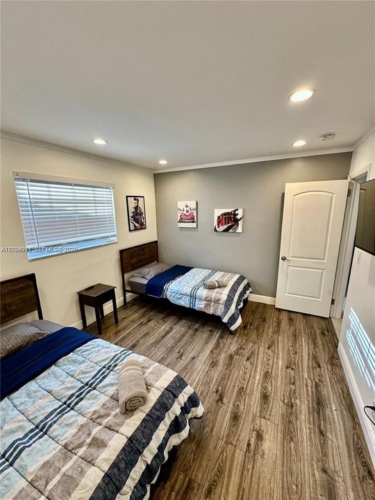 For Rent: $5,500 (3 beds, 2 baths, 1662 Square Feet)