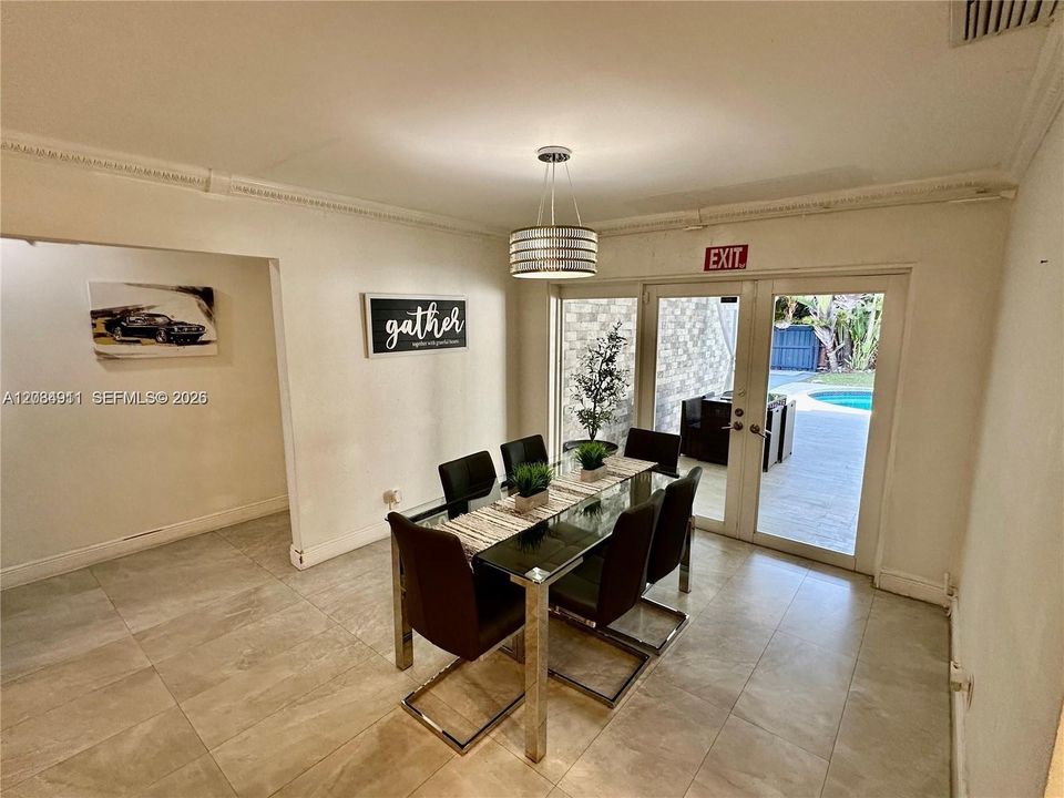 For Rent: $5,500 (3 beds, 2 baths, 1662 Square Feet)