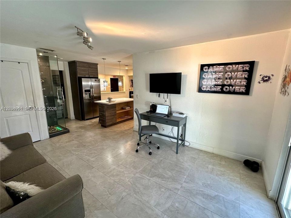 For Rent: $5,500 (3 beds, 2 baths, 1662 Square Feet)