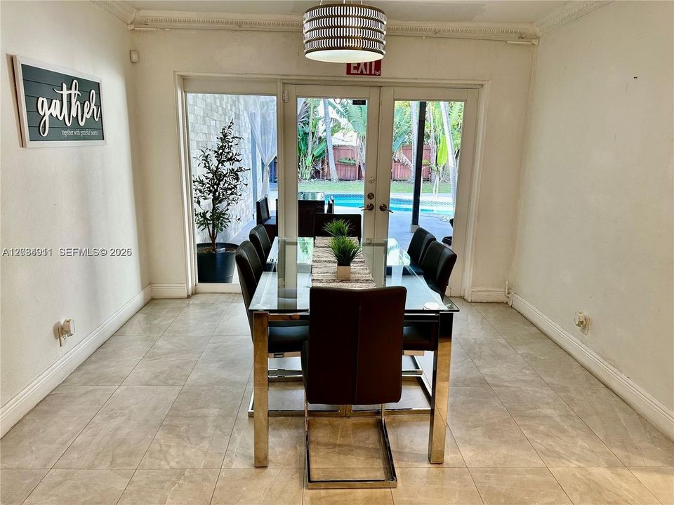 For Rent: $5,500 (3 beds, 2 baths, 1662 Square Feet)