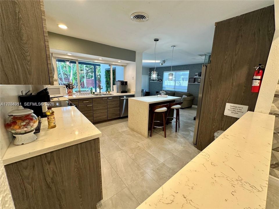 For Rent: $5,500 (3 beds, 2 baths, 1662 Square Feet)
