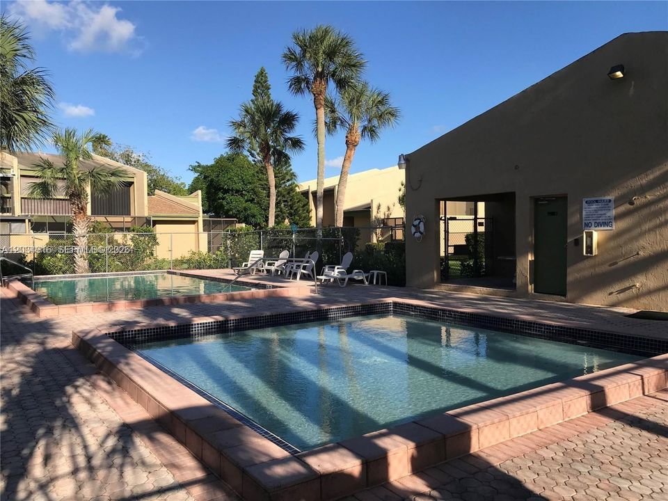 For Rent: $2,400 (2 beds, 2 baths, 1080 Square Feet)