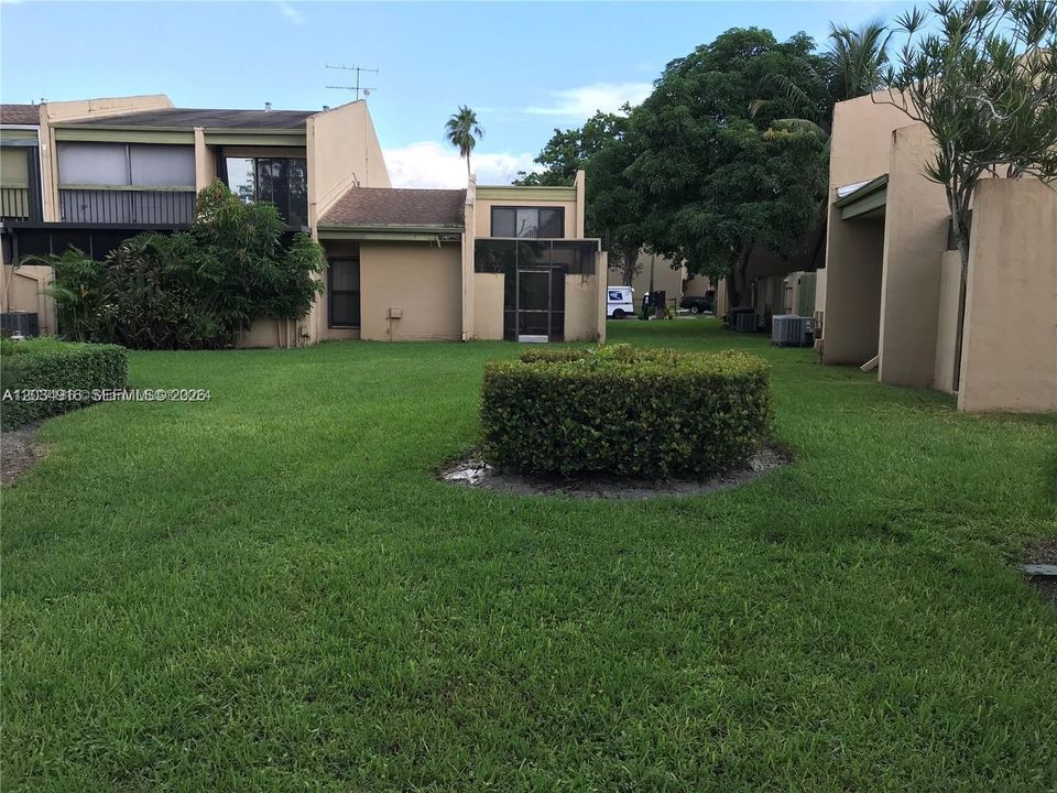 For Rent: $2,400 (2 beds, 2 baths, 1080 Square Feet)