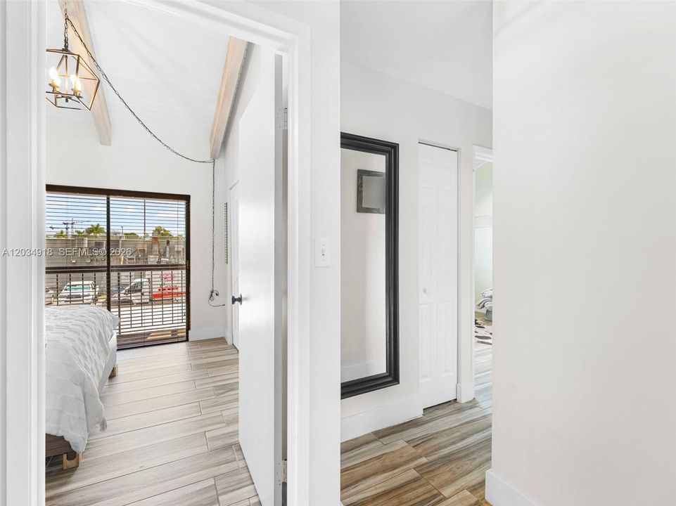 For Sale: $429,900 (3 beds, 1 baths, 987 Square Feet)