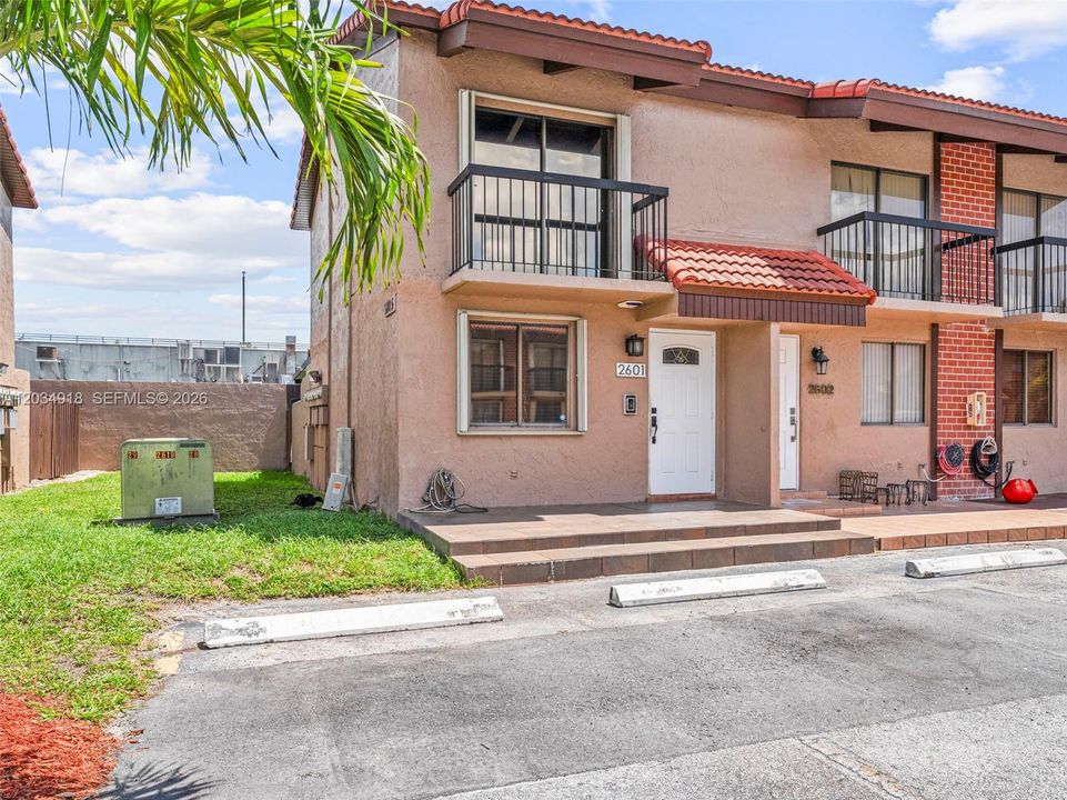 For Sale: $429,900 (3 beds, 1 baths, 987 Square Feet)