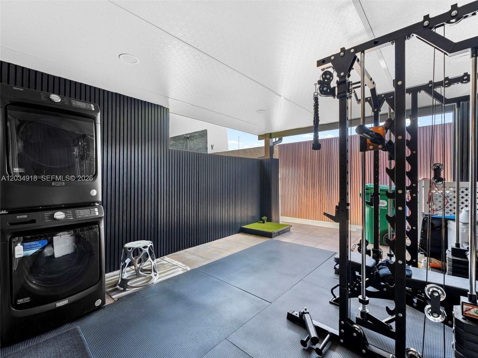 For Sale: $429,900 (3 beds, 1 baths, 987 Square Feet)