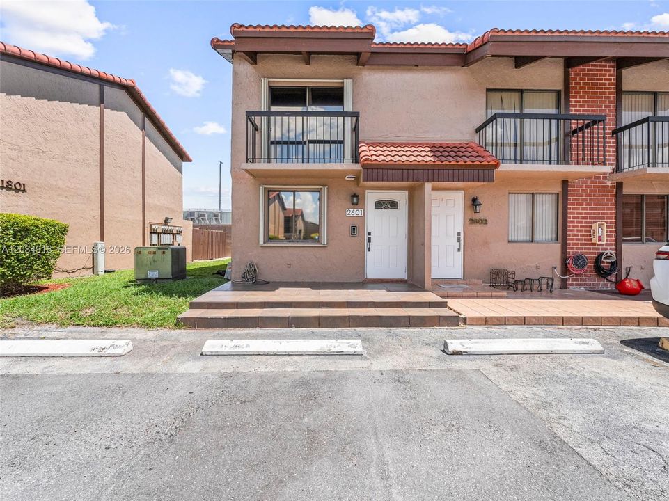 For Sale: $429,900 (3 beds, 1 baths, 987 Square Feet)