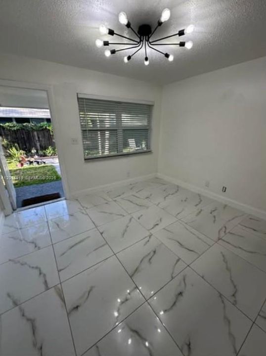 For Rent: $1,875 (1 beds, 1 baths, 3754 Square Feet)