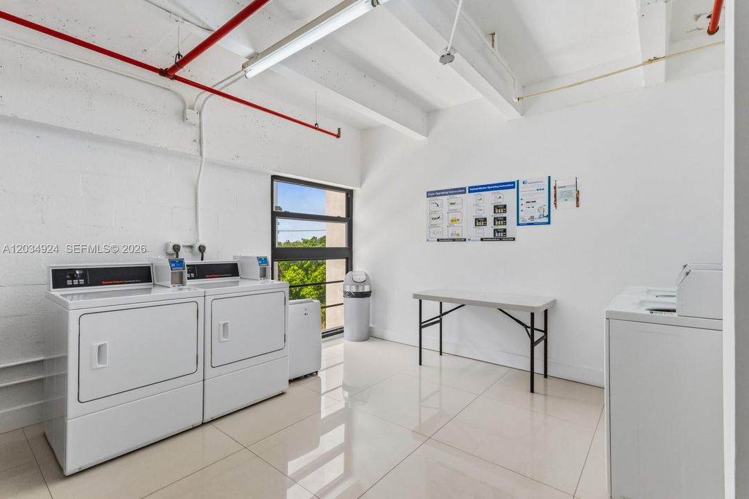 For Rent: $6,000 (3 beds, 2 baths, 1700 Square Feet)