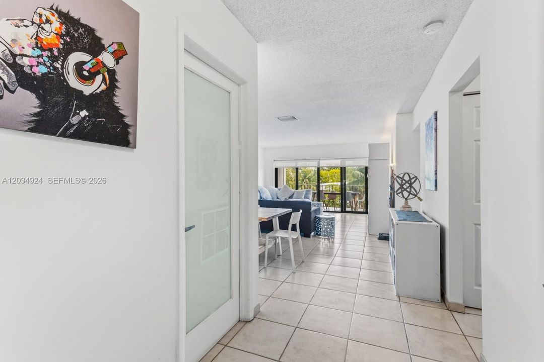 For Rent: $6,000 (3 beds, 2 baths, 1700 Square Feet)
