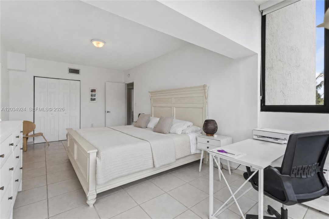 For Rent: $6,000 (3 beds, 2 baths, 1700 Square Feet)