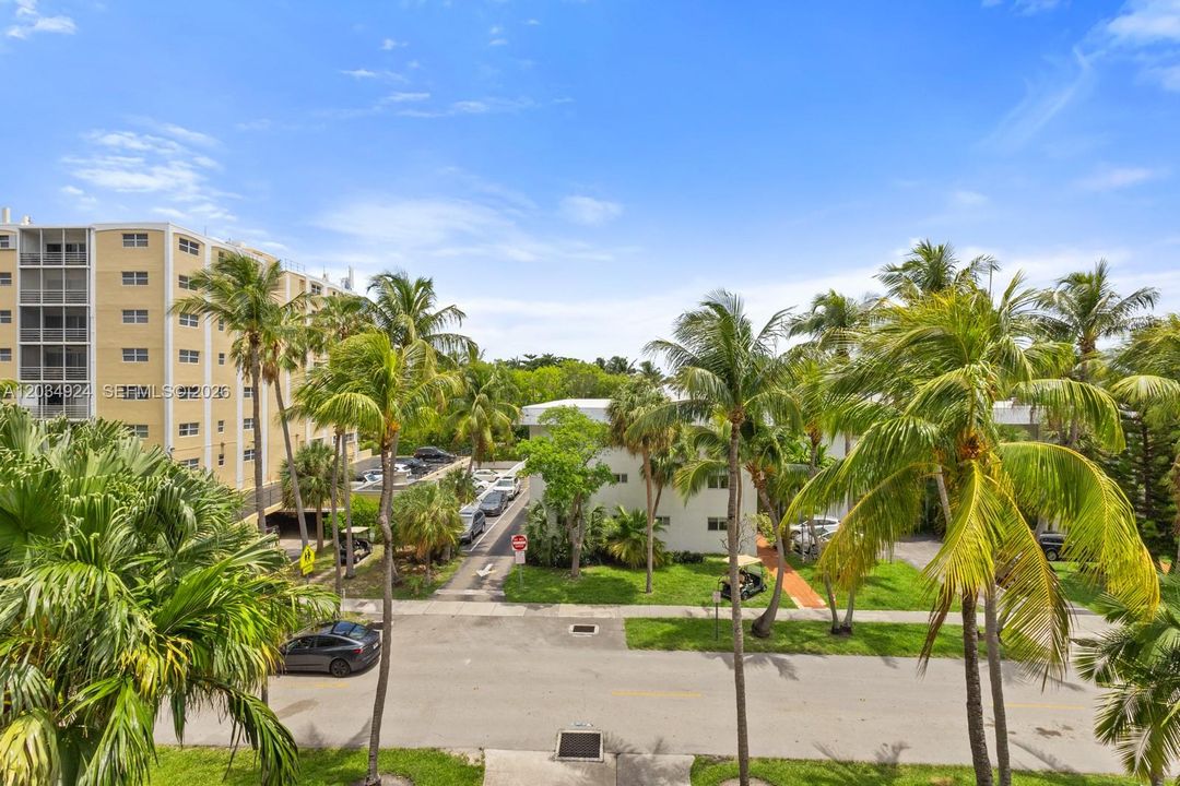 For Rent: $6,000 (3 beds, 2 baths, 1700 Square Feet)
