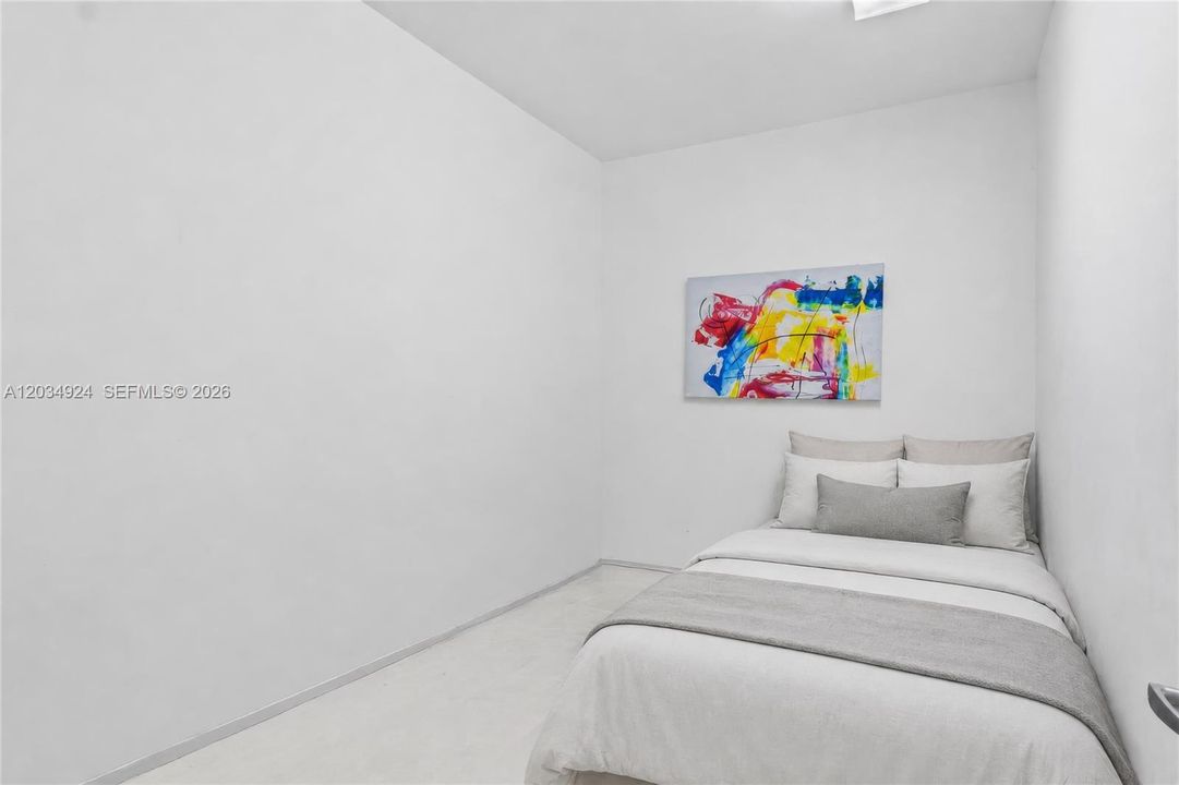 For Rent: $6,000 (3 beds, 2 baths, 1700 Square Feet)