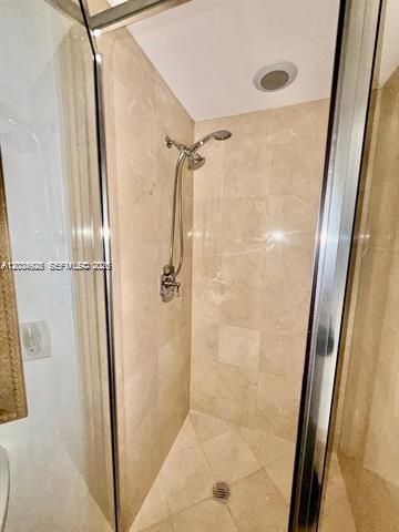 For Rent: $8,000 (3 beds, 3 baths, 1750 Square Feet)