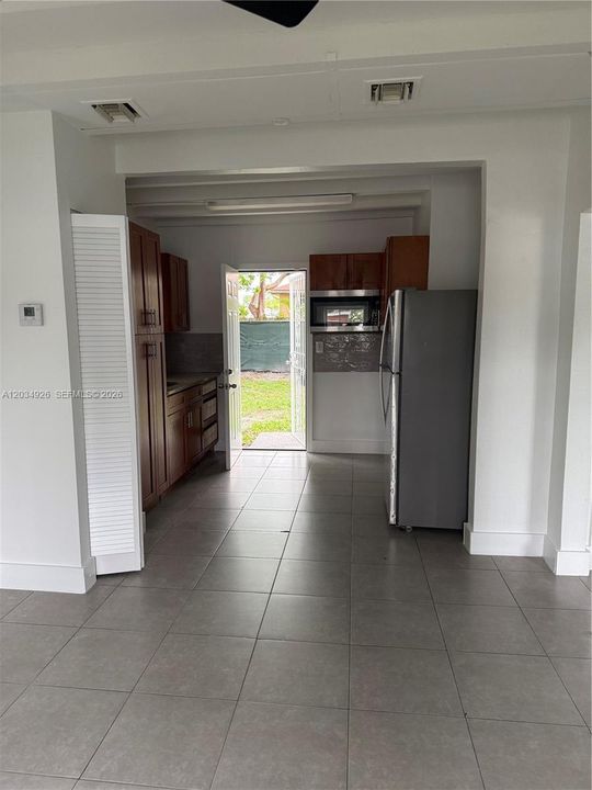 For Sale: $338,000 (2 beds, 1 baths, 625 Square Feet)