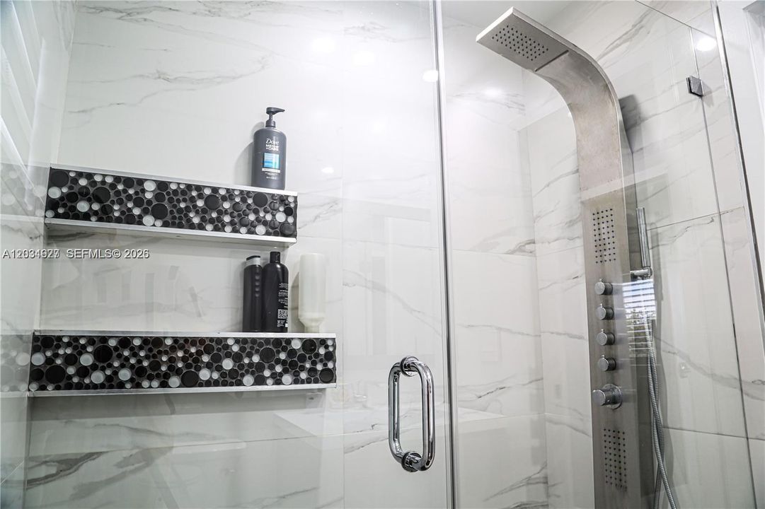 For Rent: $3,750 (4 beds, 2 baths, 1702 Square Feet)