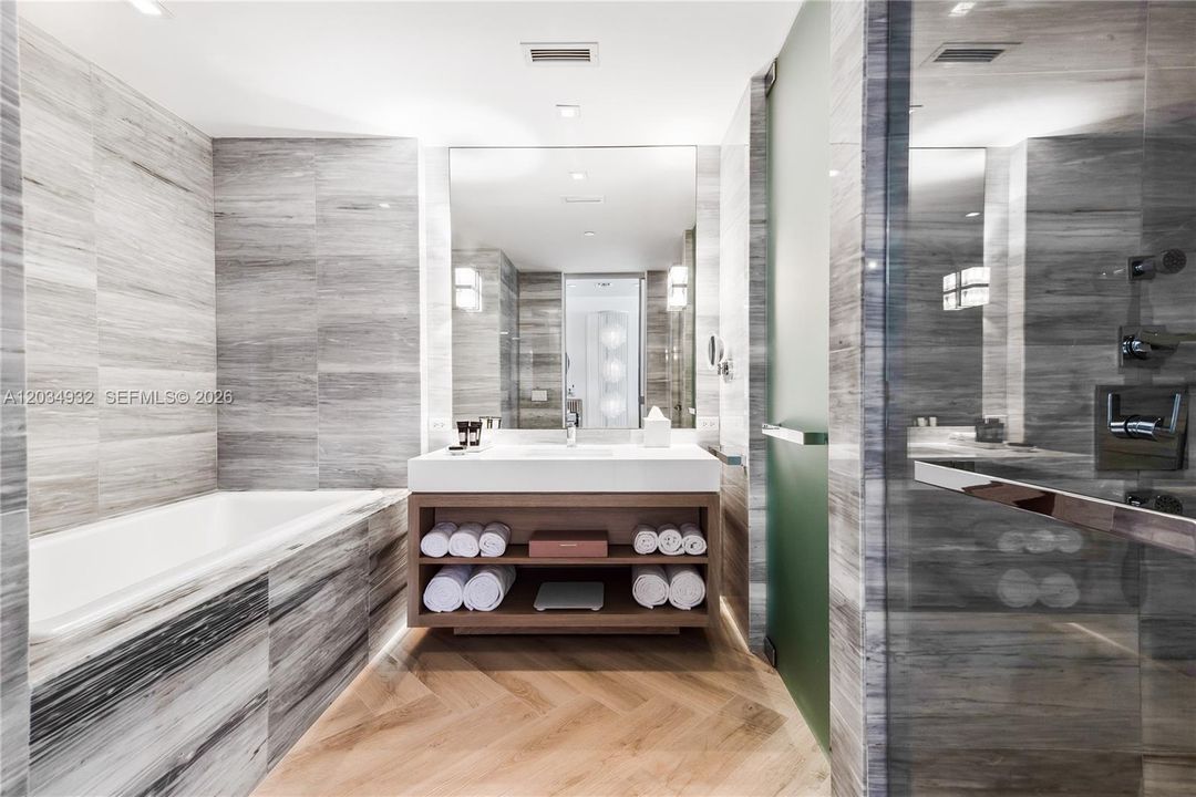 For Sale: $2,950,000 (1 beds, 1 baths, 1151 Square Feet)