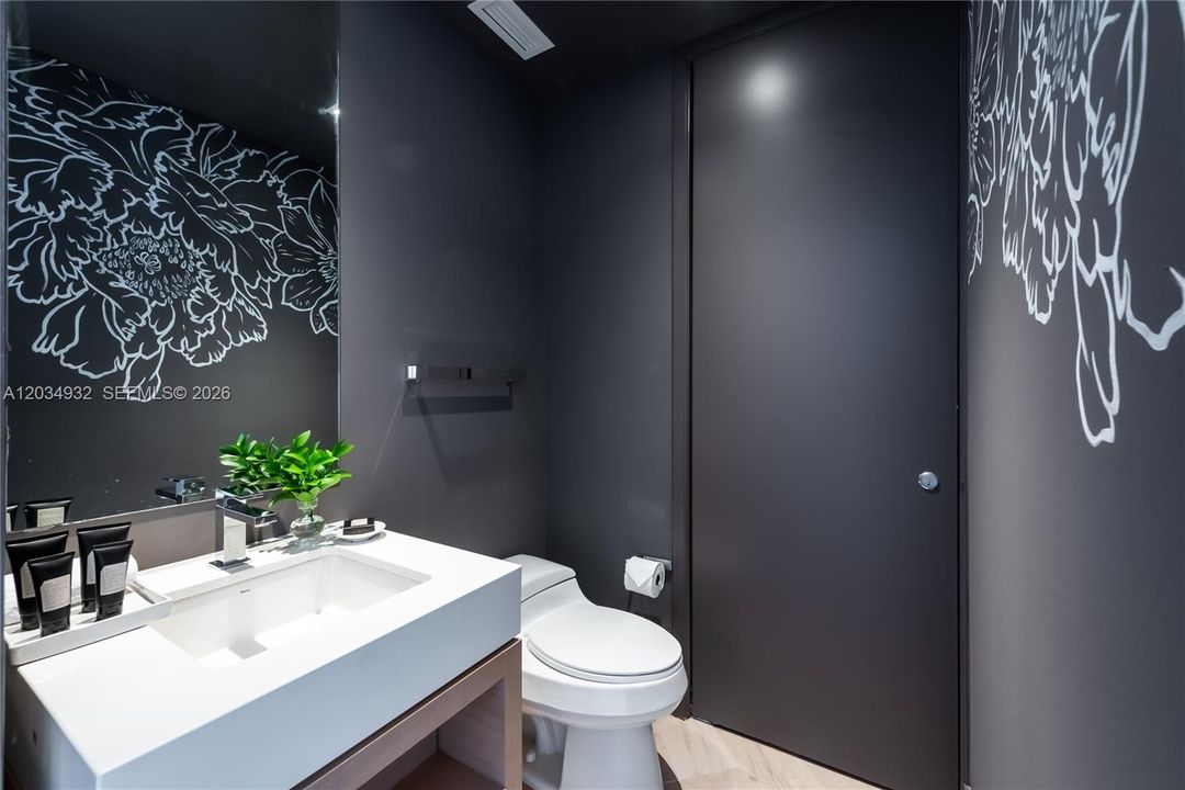 For Sale: $2,950,000 (1 beds, 1 baths, 1151 Square Feet)
