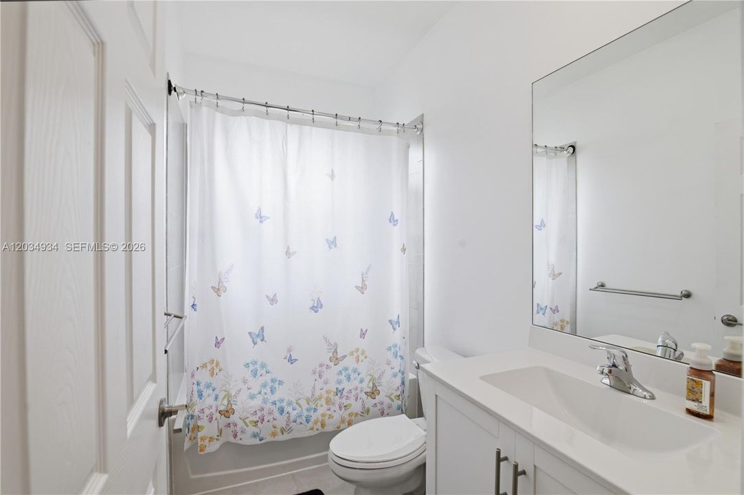 For Sale: $615,000 (3 beds, 3 baths, 1901 Square Feet)