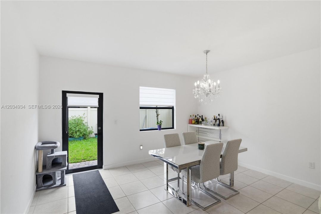 For Sale: $615,000 (3 beds, 3 baths, 1901 Square Feet)