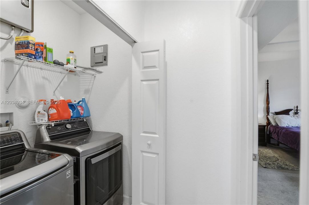 For Sale: $615,000 (3 beds, 3 baths, 1901 Square Feet)