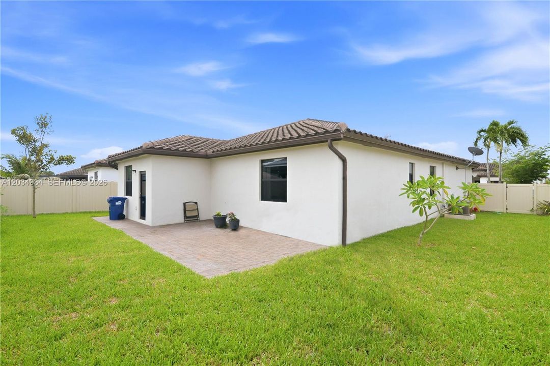 For Sale: $615,000 (3 beds, 3 baths, 1901 Square Feet)