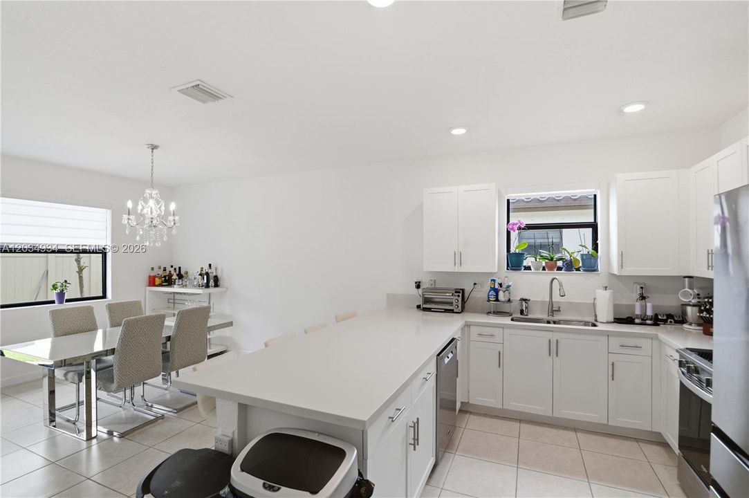 For Sale: $615,000 (3 beds, 3 baths, 1901 Square Feet)