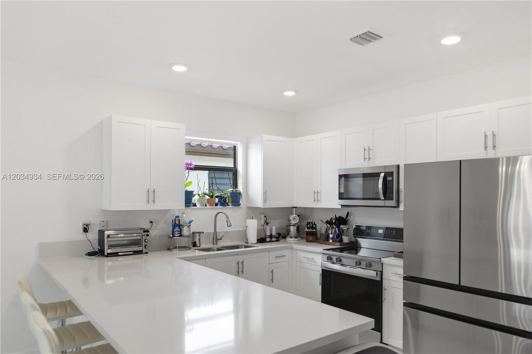 For Sale: $615,000 (3 beds, 3 baths, 1901 Square Feet)