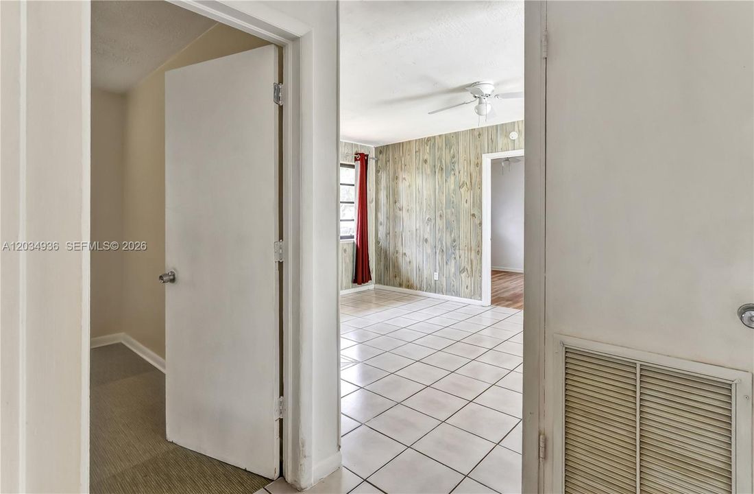 For Sale: $350,000 (3 beds, 2 baths, 1073 Square Feet)