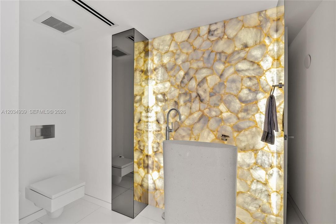 For Rent: $39,200 (3 beds, 3 baths, 4750 Square Feet)