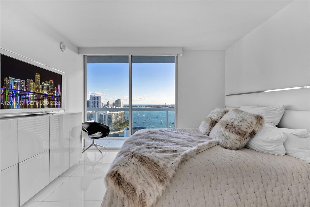 For Rent: $39,200 (3 beds, 3 baths, 4750 Square Feet)