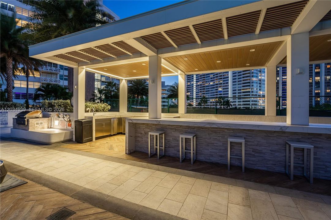 For Rent: $39,200 (3 beds, 3 baths, 4750 Square Feet)