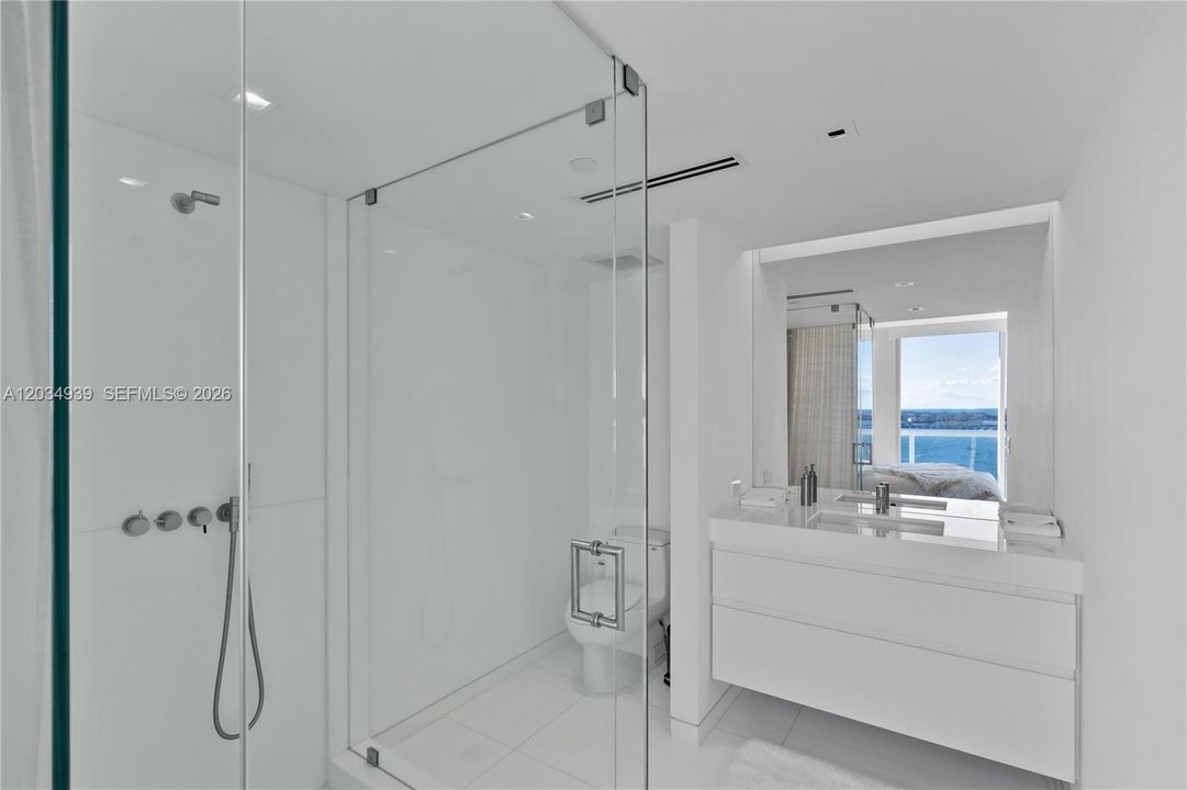 For Rent: $39,200 (3 beds, 3 baths, 4750 Square Feet)
